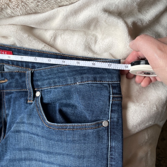 Guess Skinny Jeans - Picture 3 of 7